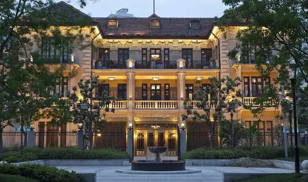 慧公馆是一幢建于1923年的三层英式古别墅,是一家提供粤菜及上海菜的
