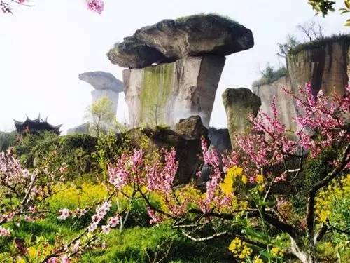 吼山风景秀丽,是绍兴著名的景点.