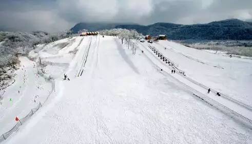 凤县七彩云顶滑雪场(宝鸡)