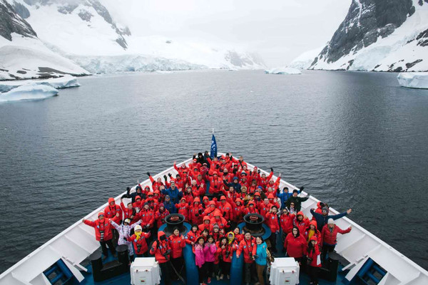 从南极过年回来,他们发的第一条朋友圈是什么