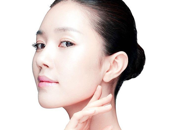 韩国化妆品风靡全国 国产化妆品略显尴尬