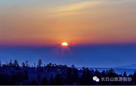 凌晨2:00(建议,由二道白河小镇散客中心前往【长白山北景区,观日出