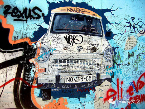 外国人如何翻墙,汽车撞击柏林墙的故事