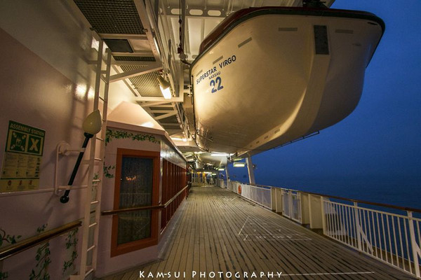 坐着『丽星邮轮』去香港· 玩转海上不夜城