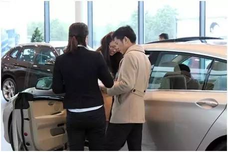 做汽车销售员怎么样？，汽车销售员的职业体验如何？