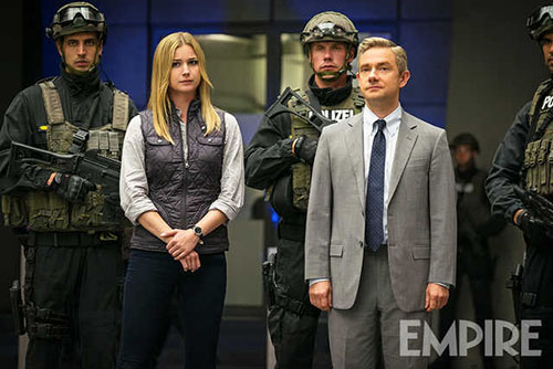 马丁-弗瑞曼饰演Everett Ross在本集中是联合反恐中心的官员，同艾米丽-万凯普饰演的13号特工一起工作