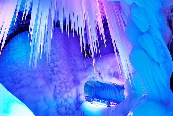 世界上最大的冰洞--山西宁武万年冰洞