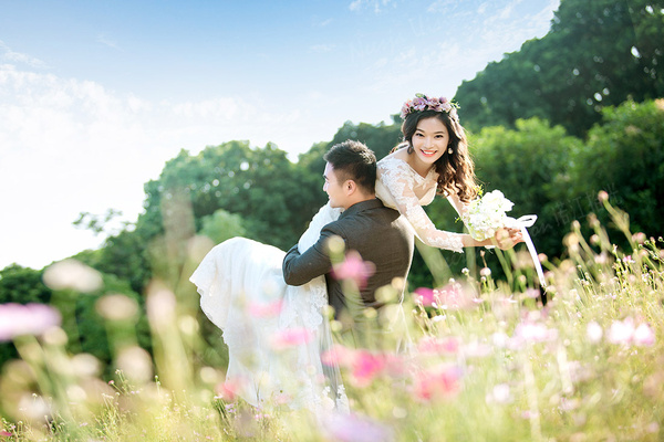 诺江婚纱官网_婚纱图片唯美(2)