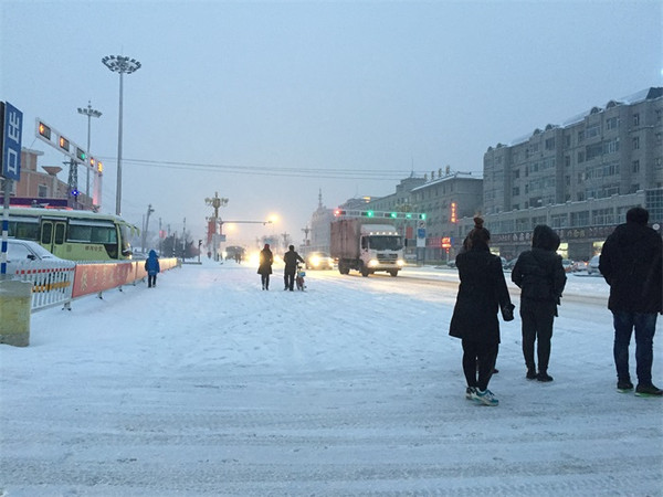 "冒烟雪"现身 吉林柳河气象人迎战春运返程高峰