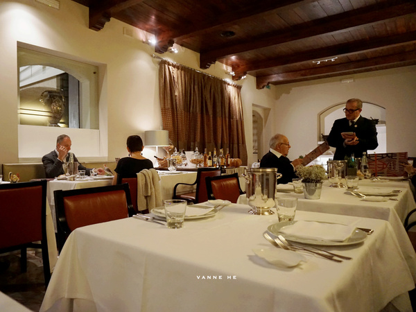 篇篇就是意大利:古比奥古城享美食