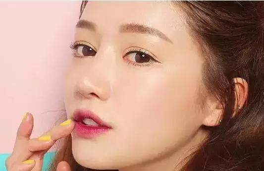 日韩妆容PK,10款产品揭秘韩国美女是怎样炼成