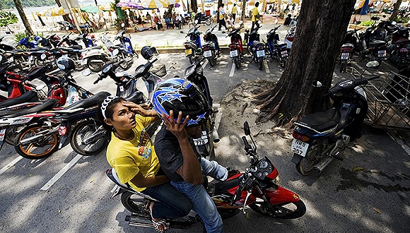为了争夺新兴市场 Uber在泰国推出摩托出租车