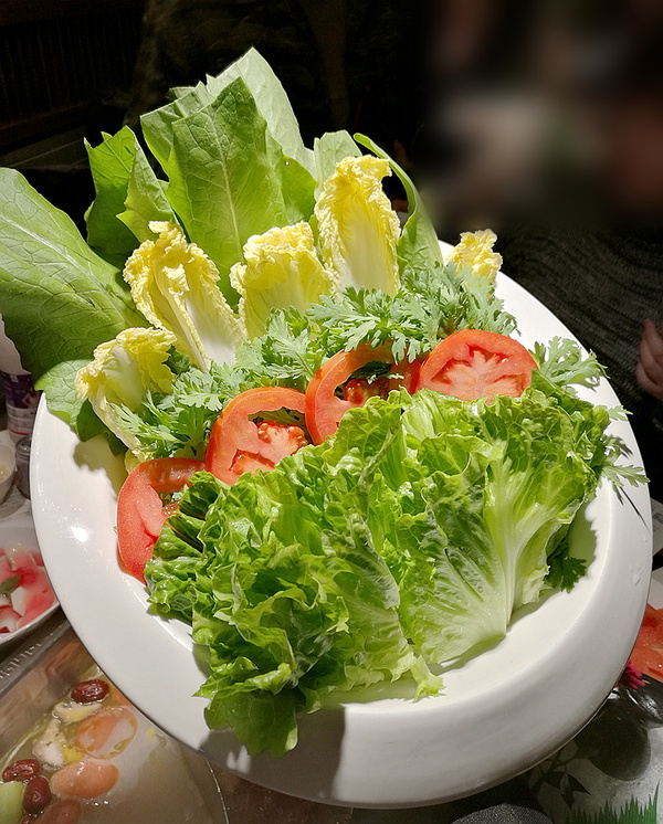 这次来蜀九香,菜品的味道依然很赞,并且摆盘更漂亮了,生意更红火了