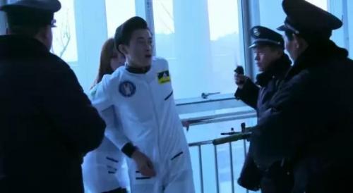 接下来就进入正常的反派boss多话环节……