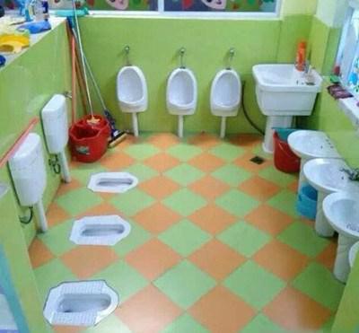 现在幼儿园的厕所,真是毁童年啊!