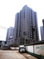 西安8栋安居楼建好4年未启用 楼房门窗锈迹斑斑