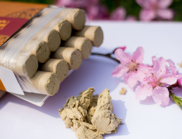 纯艾条和药艾条哪个好？如何辨别好的艾条？