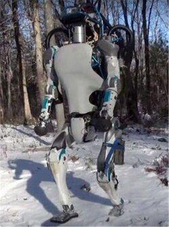 新一代人形机器人健步如飞未来是我们的朋友还是(图)