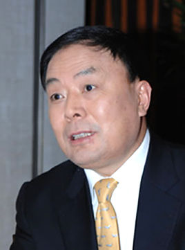 1998年3月、2003年3月、2008年3月相继当选为第九届、第十届、十一届全国政协常委,是第九届、十届、十一届全国政协民族和宗教委员会委员。