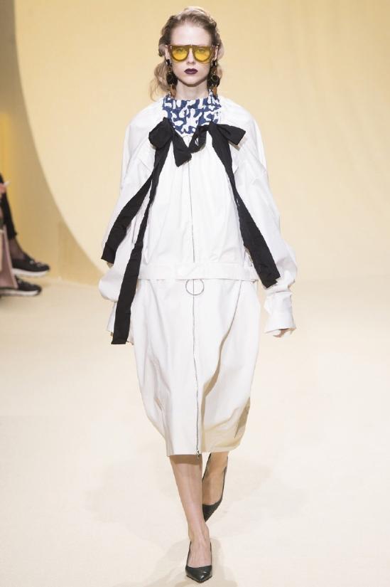 Marni2016秋冬系列新突破 秀场内外都爱在袖子上玩花样