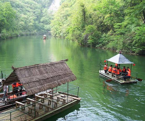 景点地址 :陕西省商洛商南县太吉河镇金丝峡景区.