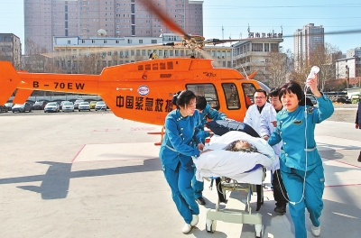 2月29日,巩义市一位重症患者突发急病,在河南