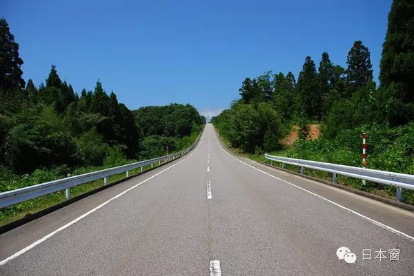 13.国道12号北海道 是一条持续29.2km的笔直公路,途中没有弯路.