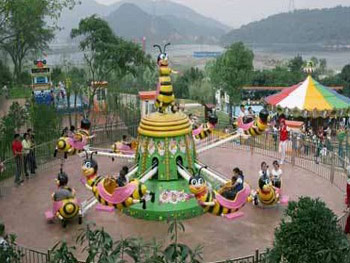 是杭州人举办传统婚礼的主要场所之一,景区包括投缘池,禧园,方竹园