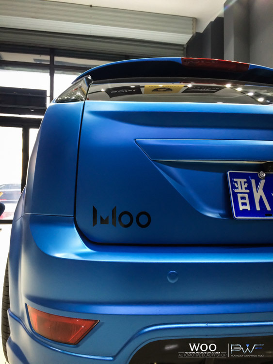 福特福克斯车身贴膜改色电光金属深海蓝帅气个性