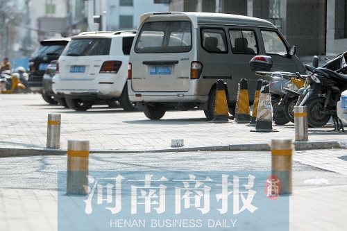 郑州市工人路上花几百元能在人行道买车位?