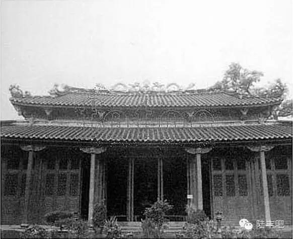 1927年10月,中共东江特委和彭湃领导了海丰,陆丰农民起义.