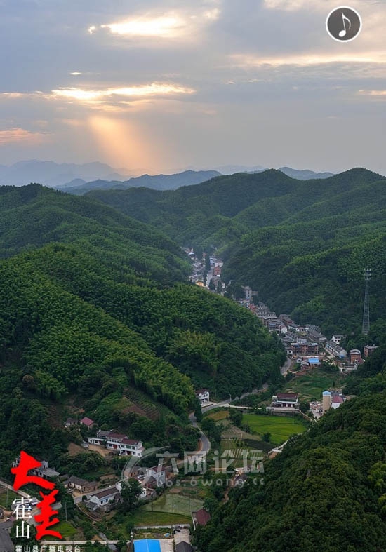 霍山县护国寺常年香火旺盛,游客络绎不绝