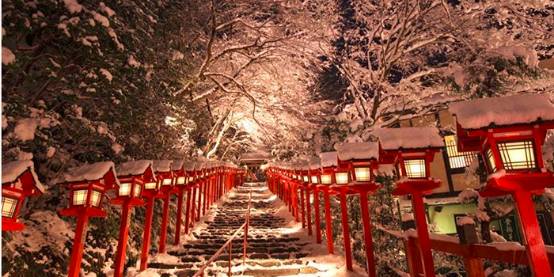 贵船神社雪后八坂塔雪中金阁寺日本有绝美的雪景,雪中的宁静世界中的