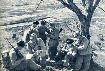 1958年,中国人民志愿军撤出朝鲜,场面让人震撼!