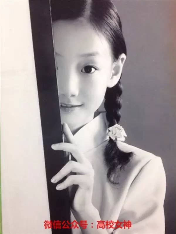 "最美证件照女神"张雨薇,天生丽质用脸说话!