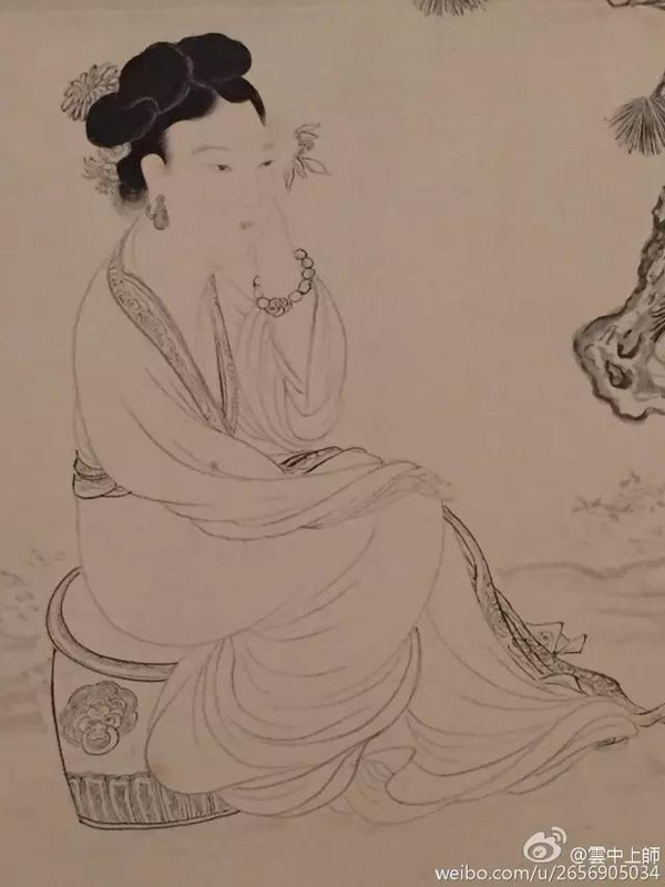 吴小仙作画时26岁,看原作线条流动饱满,人物勾画亦雍容,其中一仕女扇