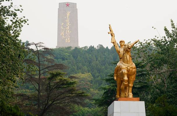 1.英雄山  最有气质的城中山 郁郁葱葱中的历史沉淀