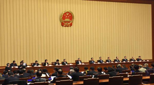 人大会议主席团和秘书长名单公布