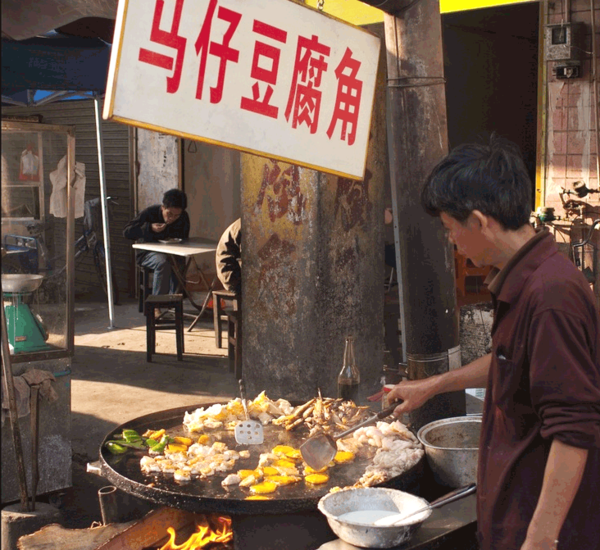 美食推荐:黄鳝饭,水口白菜汤,赤坎豆腐角,赤坎蒸鹅,鸭粥,马仔豆腐角