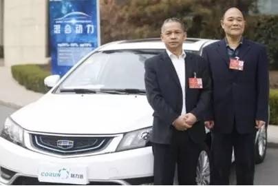 明争暗斗互撕 董明珠跨界玩新能源汽车高清图片