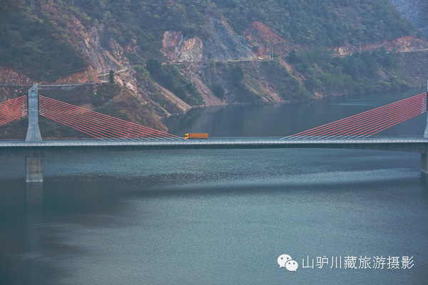 路况提示:3月16日前川藏线天全段封闭修路,请