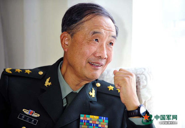 图为徐小岩中将.