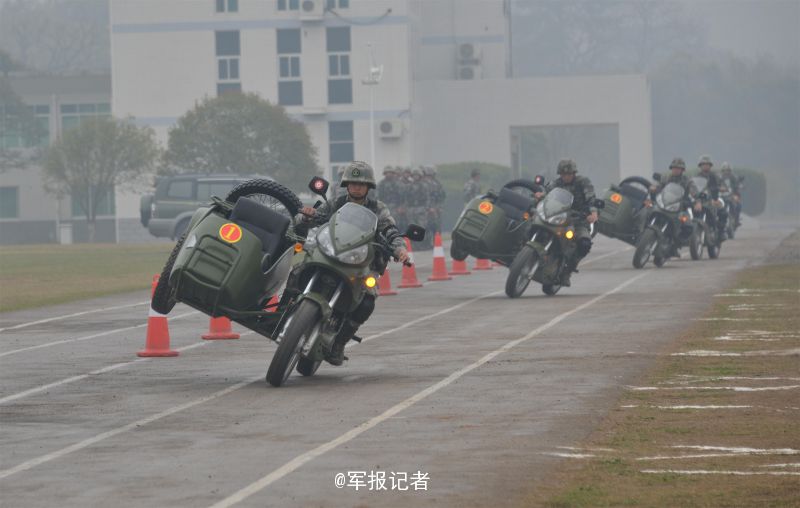 ... ,锤炼官兵野战作战驾驶技能,锻造能打胜仗精兵