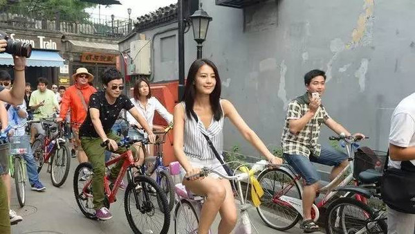 高圆圆:他们叫我女神,而我只想骑单车