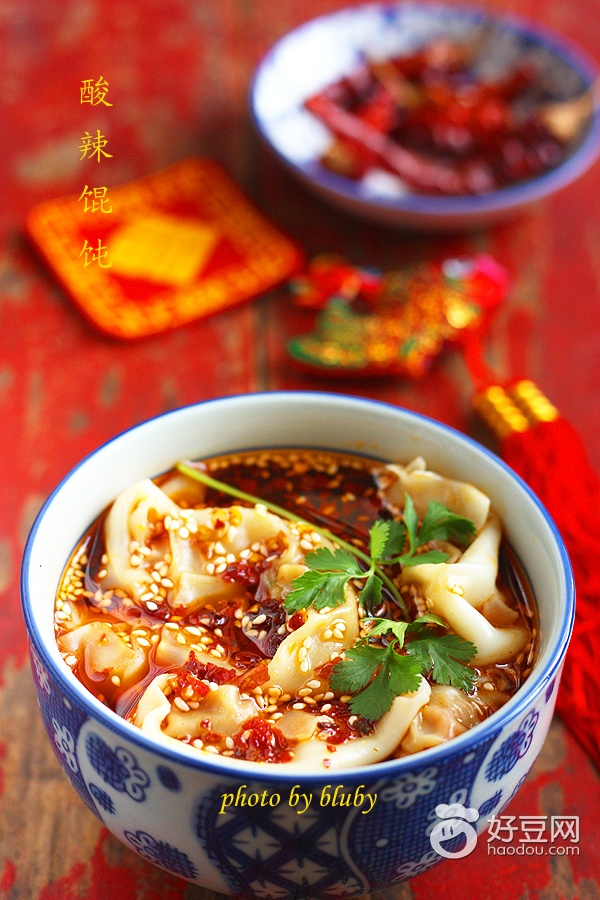 好豆食在轻松酸辣红油馄饨极致诱惑