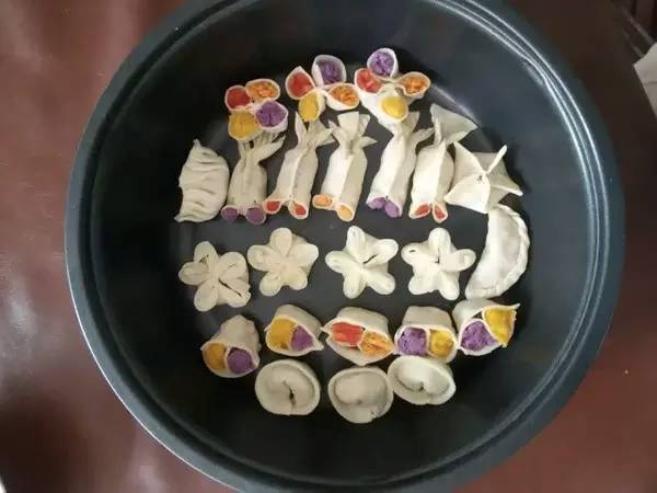 来看看国外有什么各种奇形怪状的饺子,简直美呆了,大开眼界!