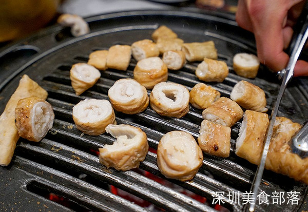 看欧巴如何上演烤肉店里的韩剧,这套路都往心