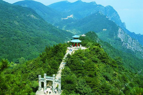 时尚 正文  衡山位于湖南省衡阳市南岳区,海拔1300.