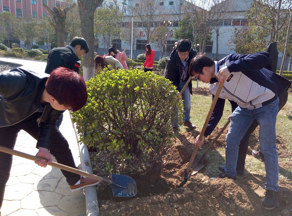 商丘工学院举办"寻找春天 让树呼吸"植树节活动