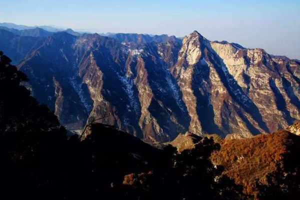 少华山,自古以来就是关中名山,具有深厚的人文历史积淀.